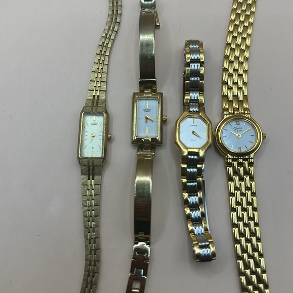 Accessories - Lot of vintage ladies watches